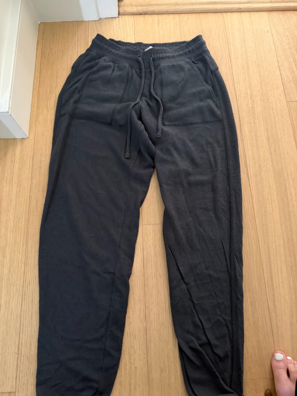 ALO Yoga dark gray super soft Drawstring Jogger Pants